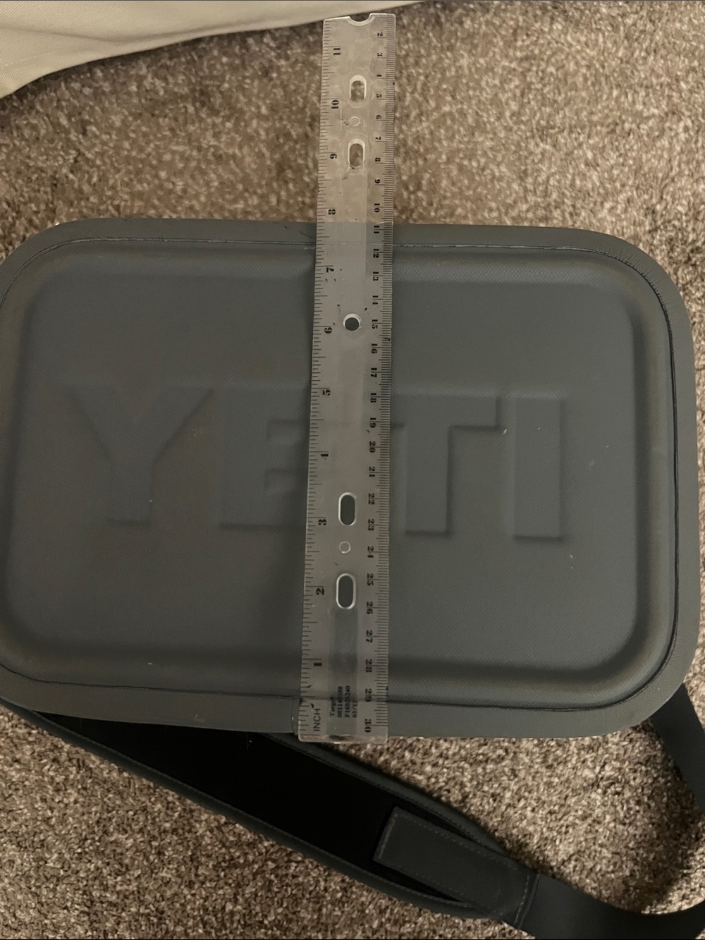 Yeti Navy and Gray Men’s Insulated Toiletry/Soft Cooler Bag - Picture 5 of 6
